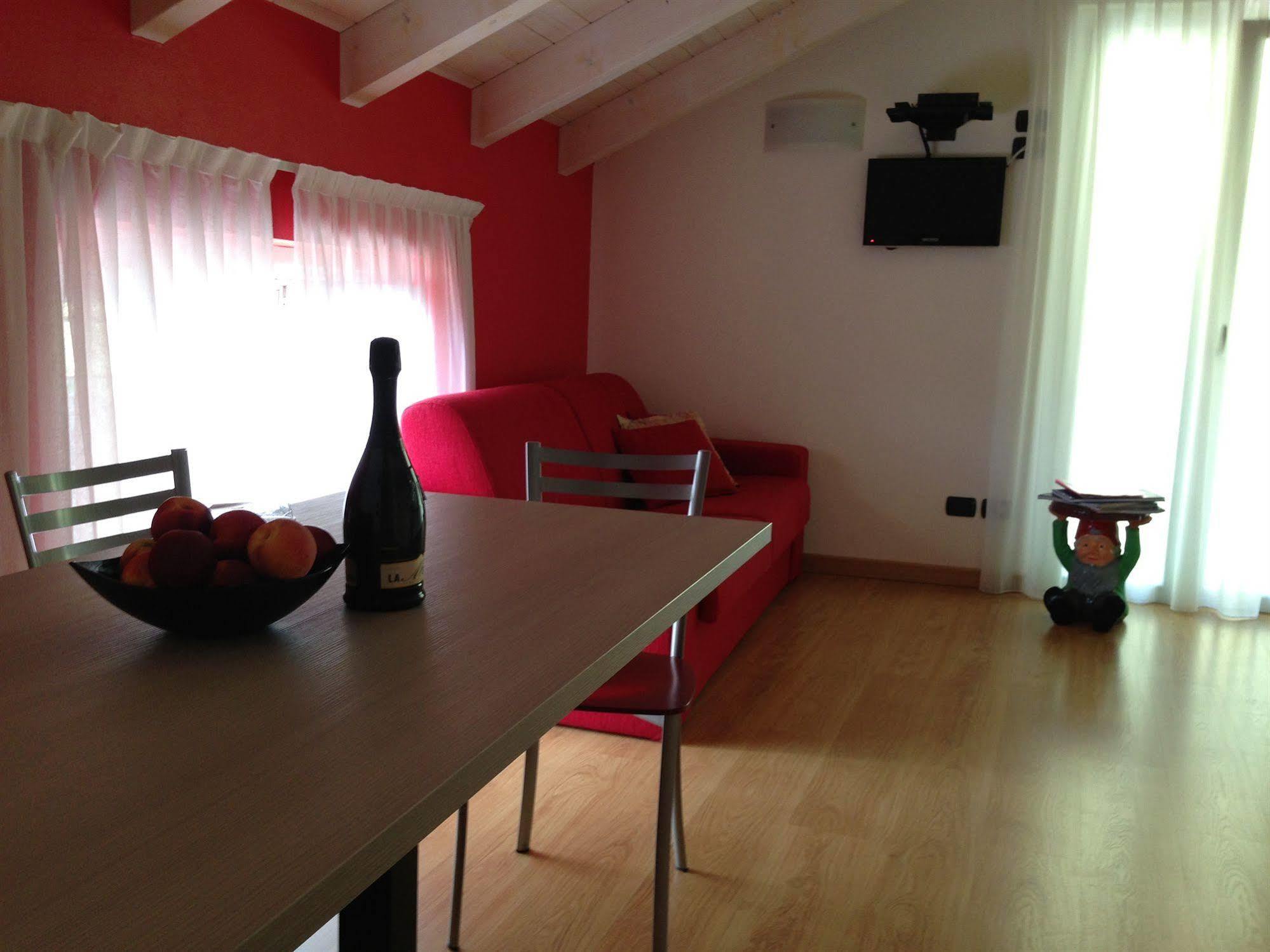 Residence Cafelicita - Promotion - Apartments Lake View - Infinity Pool - Jacuzzi Gravedona Bagian luar foto
