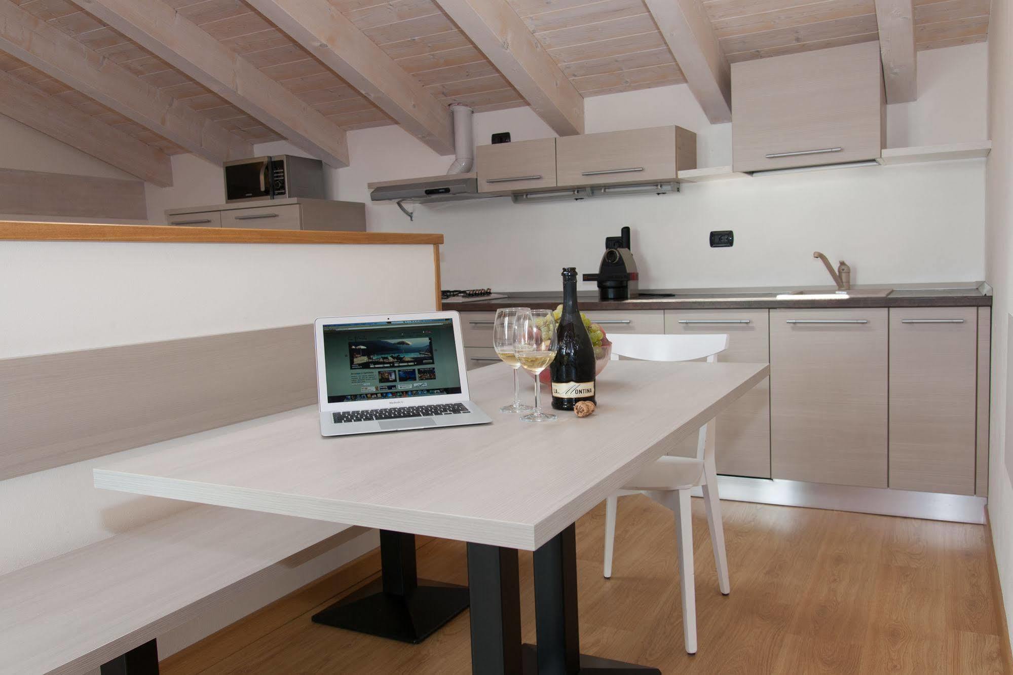 Residence Cafelicita - Promotion - Apartments Lake View - Infinity Pool - Jacuzzi Gravedona Bagian luar foto