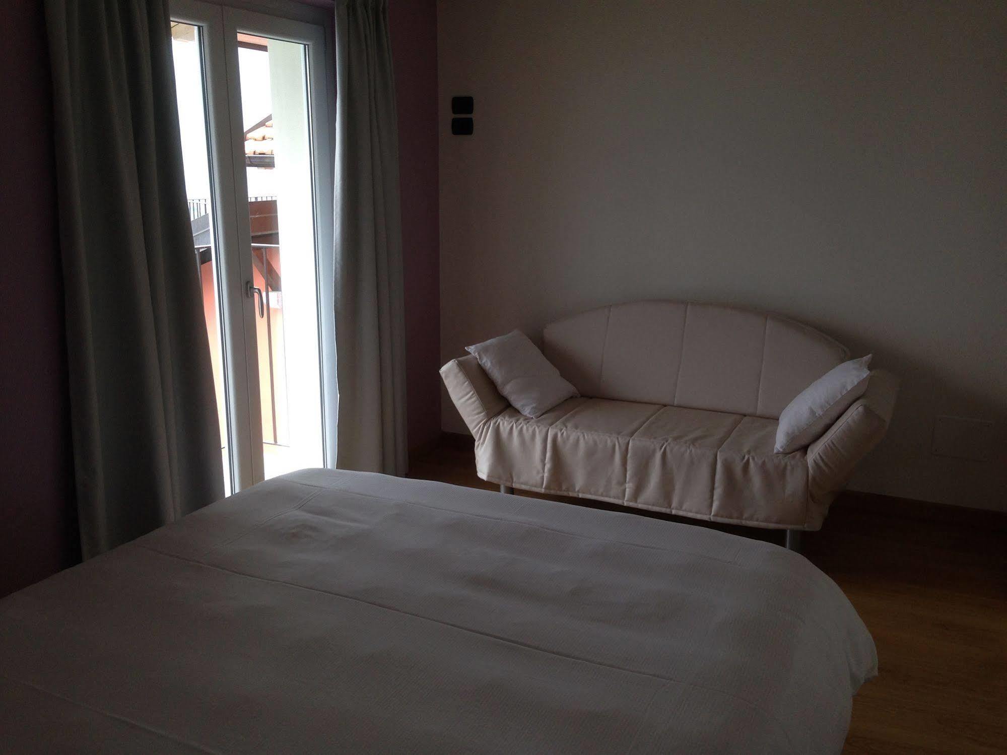Residence Cafelicita - Promotion - Apartments Lake View - Infinity Pool - Jacuzzi Gravedona Bagian luar foto